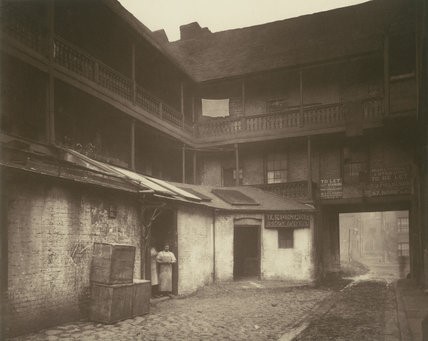 WHITE HART INN YARD,BOROUGH, 1888..jpg