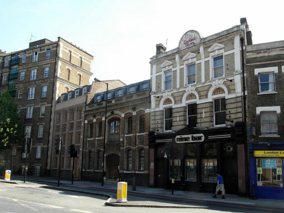 Jamaica Road corner with Tanner Street, (right), Dockhead Stores,2016.jpg