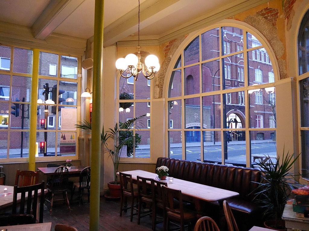 Roebuck Pub, Great Dover Street..jpg