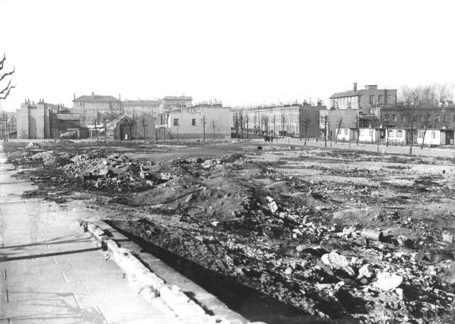 Lynton Road, Bermondsey, 1950 X.jpg