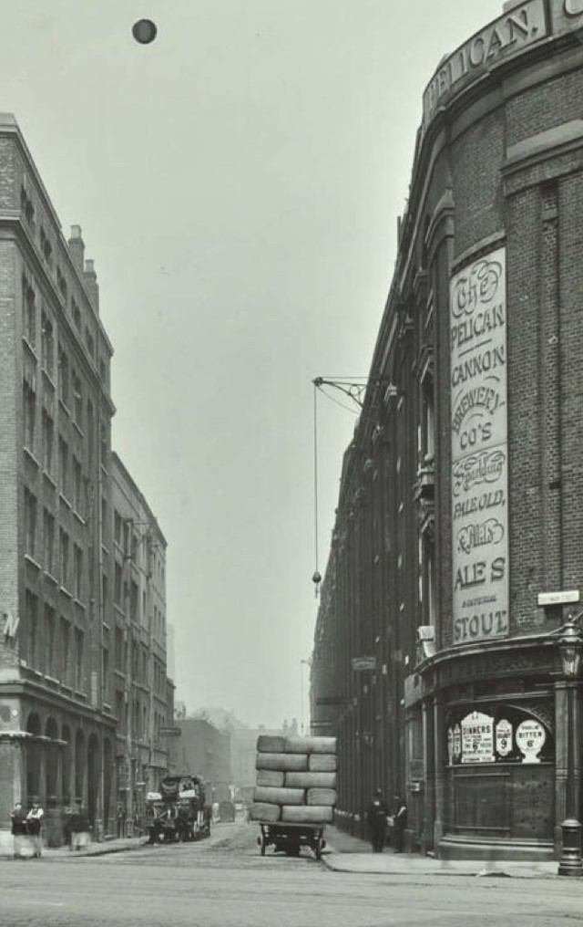 The Pelican was situated at 80 Southwark Street X.jpg