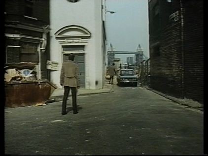 FILM HENNESSY 1975 BERMONDSEY WALL WEST, GEORGE ROW LEFT,WITH TOWER BRIDGE IN THE BACKGROUND..jpg