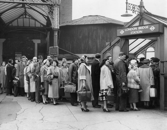 LONDON BRIDGE STATION 1958 X.jpg