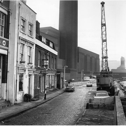 Bankside Power Station, now the Tate Modern. The power station closed in 1981..jpg