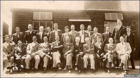 Stainer Street, Bermondsey, Workers from B.M.& J. Strauss Wine Sellars c 1940..jpg