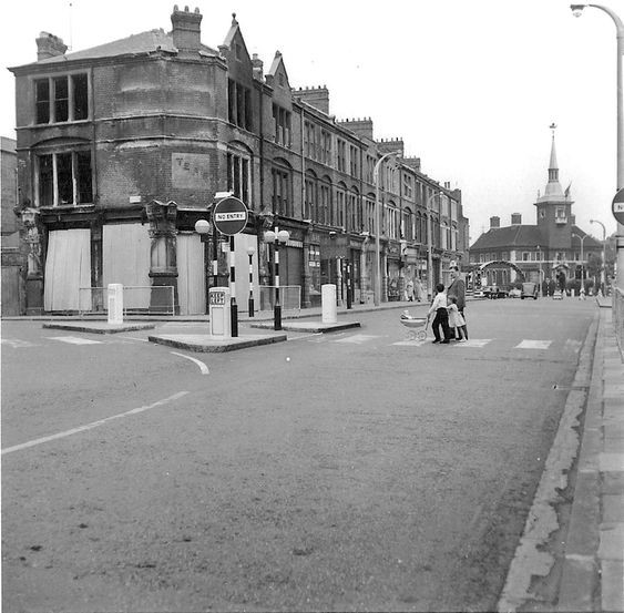 Jamaica Road by the Rotherhithe Tunnel Rotherhithe. 2.jpg