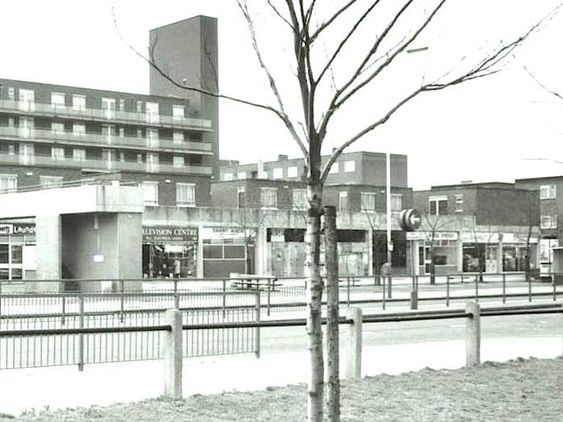 Jamaica Road Bermondsey in 1978. Between Southwark Park Road left and Drummond Road right..jpg