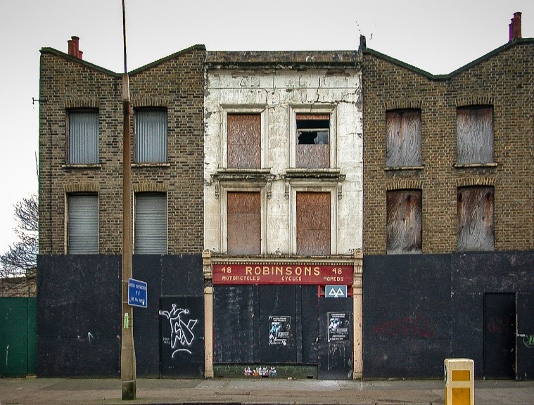 Jamaica Road, Robinsons, 2001, moved from here to near Marigold Street..jpg