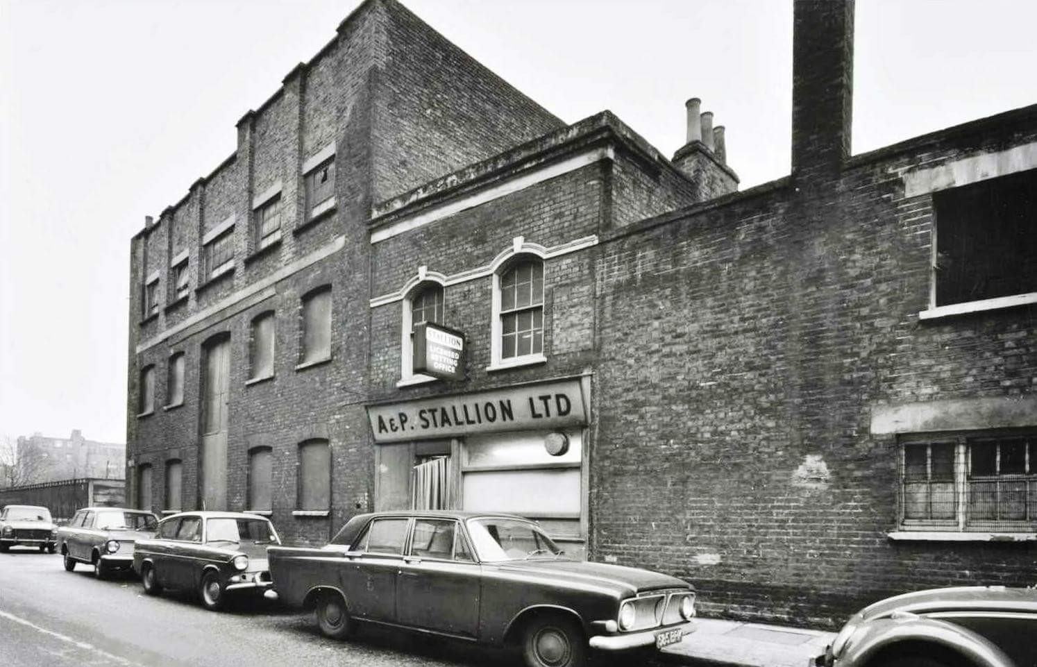TANNER STREET, BOOKMAKERS 1970.jpg