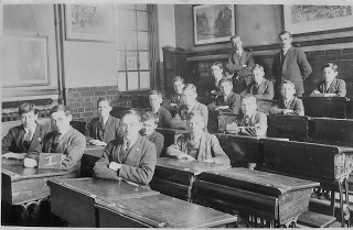 Mina Road Boys Central School between 1917 and 1921.jpg