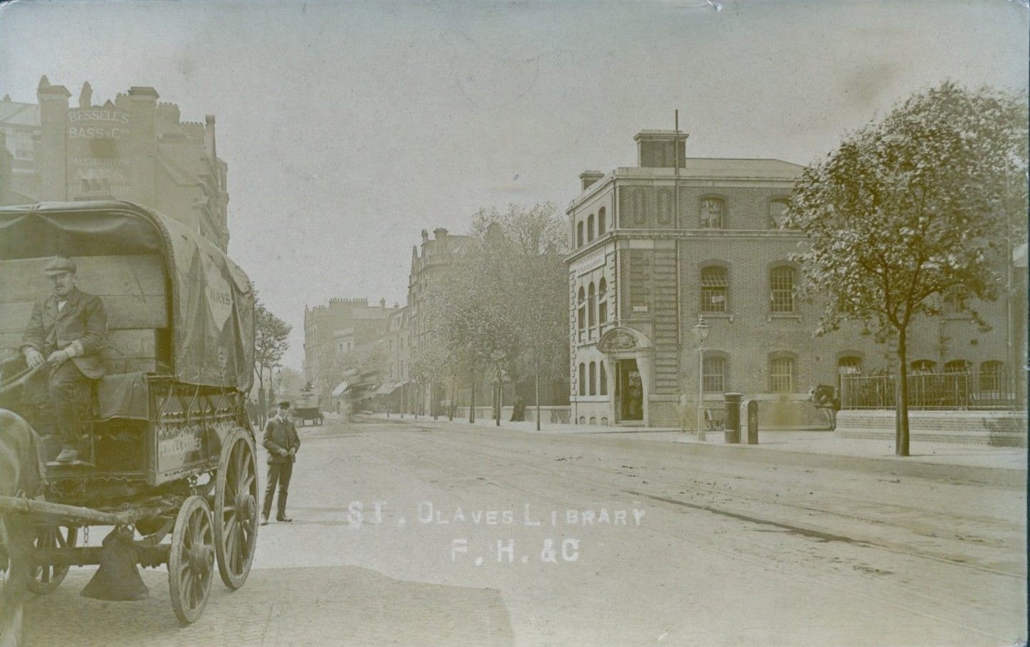 Tooley Street from Tower Bridge Road. The building to be seen here on the right hand corner of Tooley Street and Potter's Field was St.Olave's Library..jpg