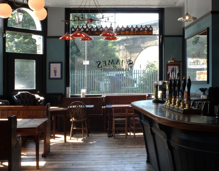 St James Road, interior of the St James Tavern..jpg