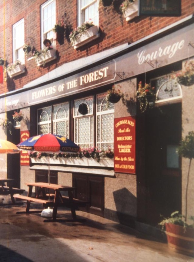 Blackfriars road. Flowers of The Forest. This pub was closed in the 1990s.png