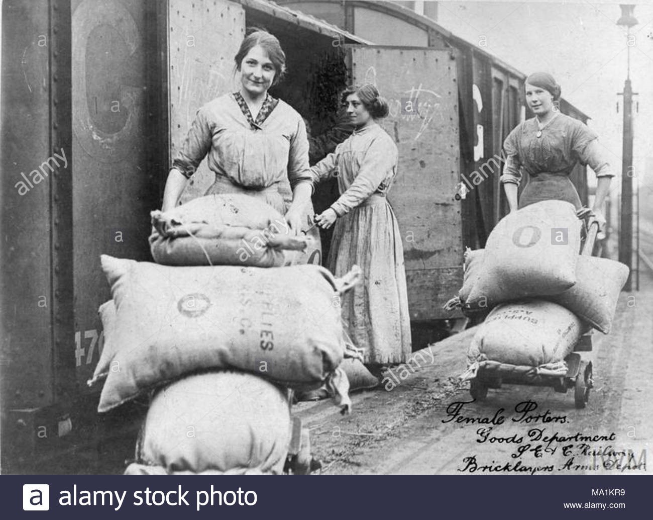 Bricklayers Arms Depot,1914-1918..jpg