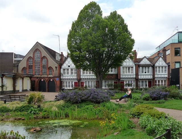 Red Cross Way, 2017, Red Cross Cottages and Gardens, Southwark, SE1. 4.jpg