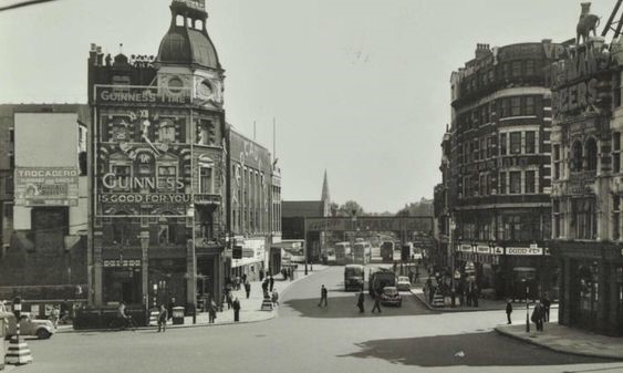 The Elephant and Castle in 1956. New Kent Road opposite..jpg