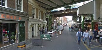 Stoney St, Wheatsheaf Pub left ,Borough Market right, 2017..jpg