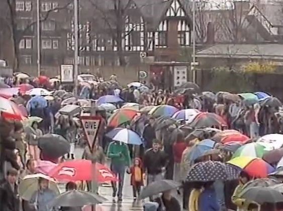 Jamaica Road, Bermondsey, The London Marathon on Sunday 20 April 1986. 1.jpg