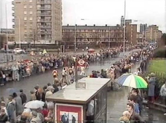 Jamaica Road, Bermondsey, The London Marathon on Sunday 20 April 1986. 2.jpg