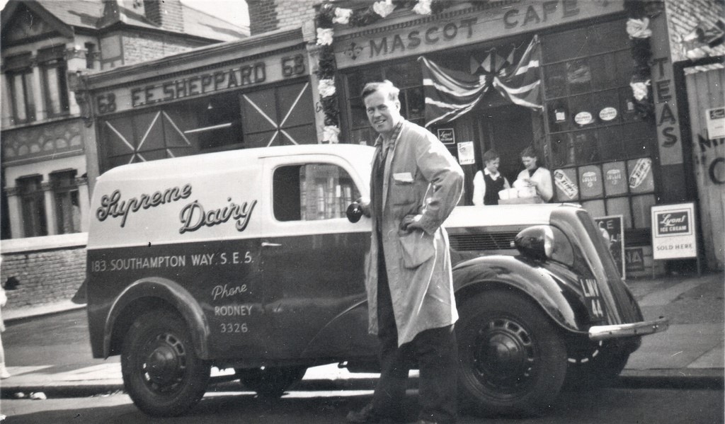 Southampton Way, Mascot Café 1947-48.jpg