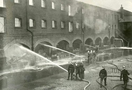 Pages Walk, Bermondsey Fighting Fire 4 June 1936.jpg