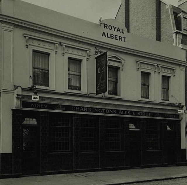 East Street, the Royal Albert before it changed to The Bell..jpg