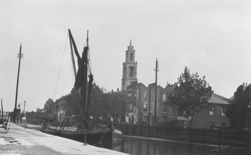 Surrey Canal near Wells St.jpg