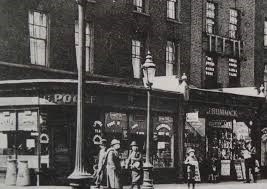 Old kent road, Cobourg Road to the left. X.jpg