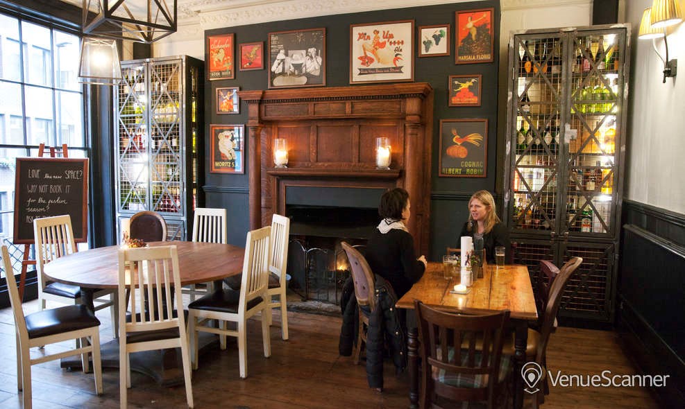 St Thomas Street, The Bunch of Grapes interior 2017. X.jpg