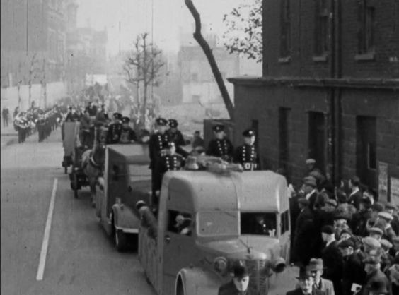 Bermondsey in 1941 Help For Russia.jpg