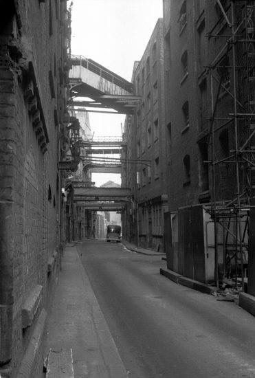 Shad Thames, Warehouses, Bermondsey 1980.  X..jpg