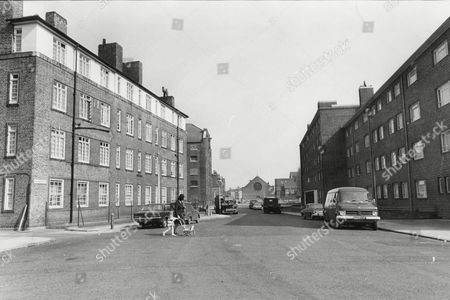 Paradise Street Rotherhithe, Awaiting Demolition  X.jpg