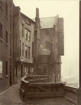 Clink Street,St Mary Overy's Dock, Southwark, 1881.jpg