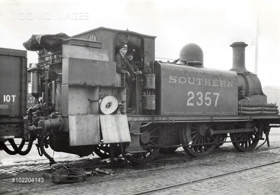 Loco with Shand mason pump.jpg