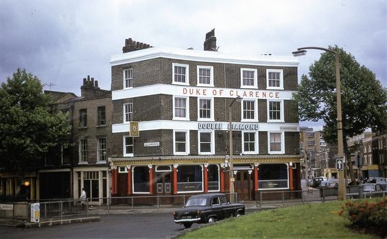 St Georges Circus, Duke of Clarence Pub, London Road, Borough Road, Southwark 1971.   X.jpg