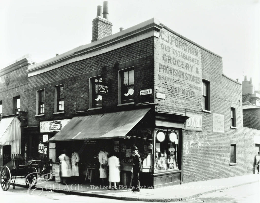 Harper Road, Circular Road left and Standard Street right 1932,now all Harper Road.  X.png