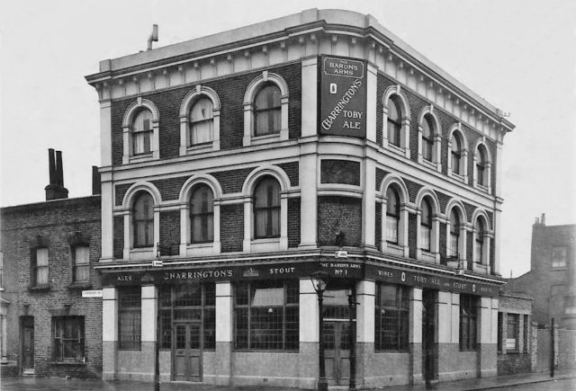 Oldfield Grove, The Barons Arms was situated at 1 Cornbury Road today 122 Oldfield Grove.  X.png