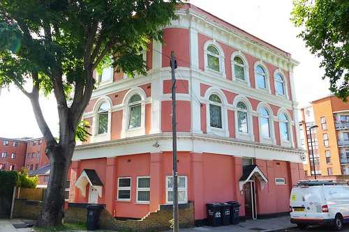 Oldfield Grove c2017,site of The Barons Arms, has now been converted to flats.   X.png