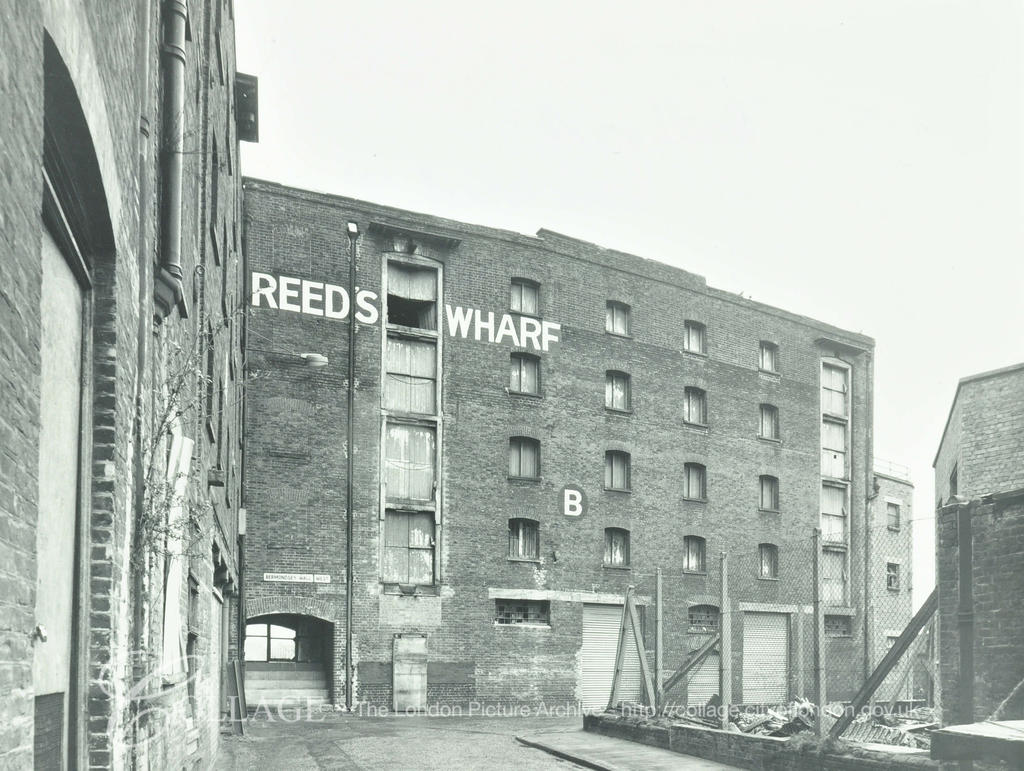 Bermondsey Wall West, Reeds Wharf 1974.  X.png