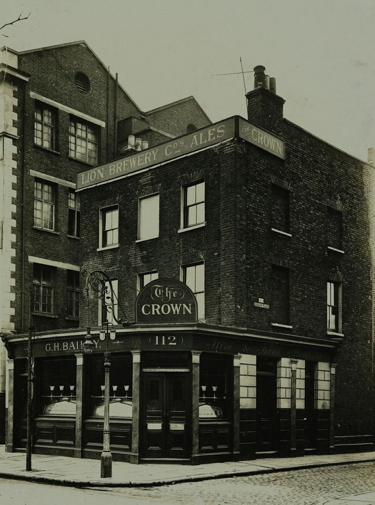 Spa Road, Bermondsey. The Crown.  X.png