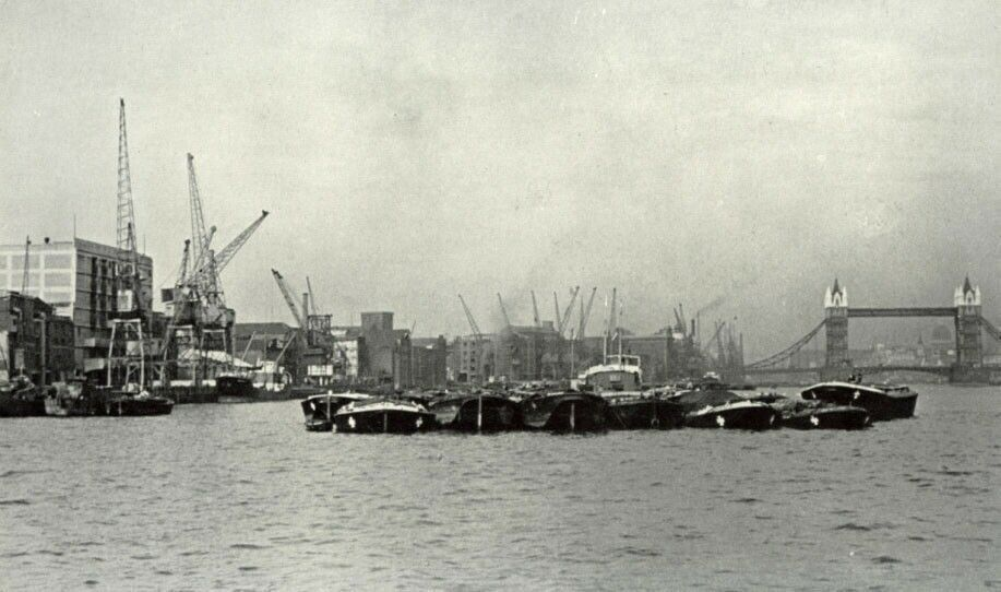 Tower Bridge & Thames from Cherry Garden Pier Rotherhithe 1949.  X.png