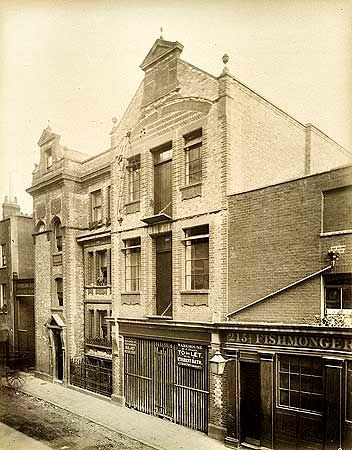 Charles Street, Southwark, 1887..jpg