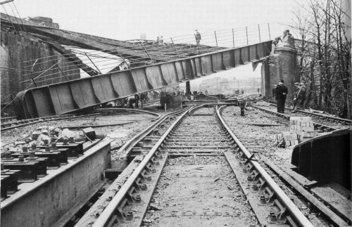 Cow Lane Bridge, Peckham was hit by a V2 missile.jpg