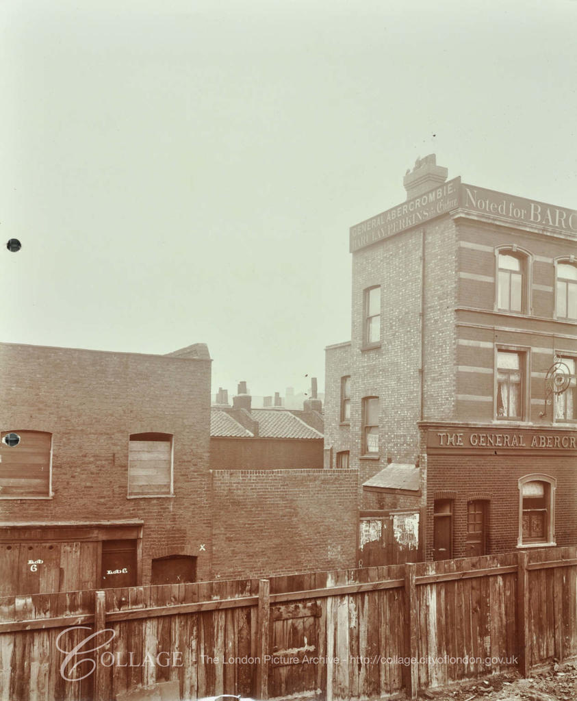 The General Abercrombie, 1 Upper Green Street, (no longer there) corner with Webber Street to the right.  X.png