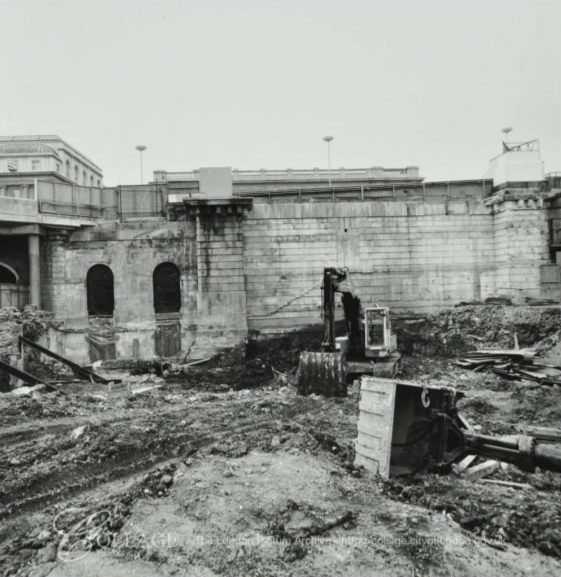 Fennings Wharf,Tooley Street, c1984.   (2).png