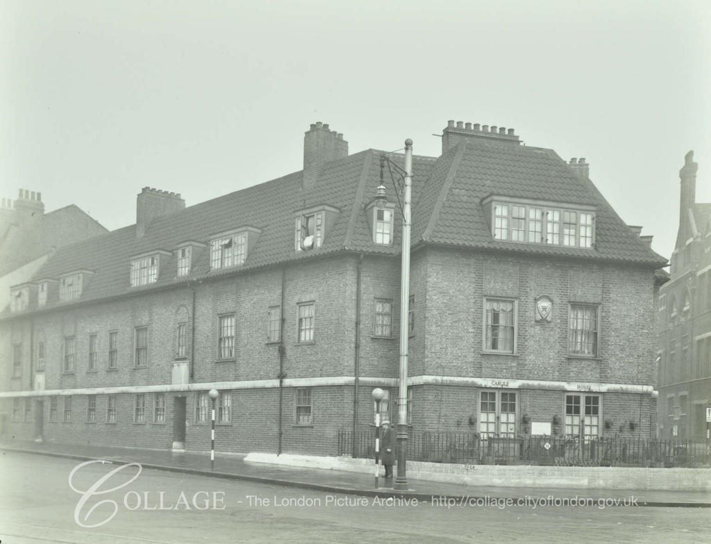 Tabard Street, Carlile House 1936 and no Police box.  X.png