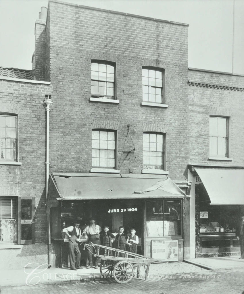 Albion Street, Rotherhithe 1904.  X.png