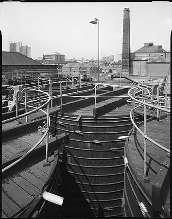 Tower Bridge Road, Bermondsey, c1992 Sarsons Vinegar Works.  X.png