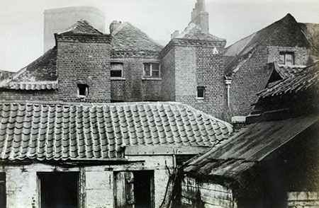 Grange Walk, Bermondsey, Nos. 6-7. Rear Showing of Gatehouse,1880-1890.   X.png