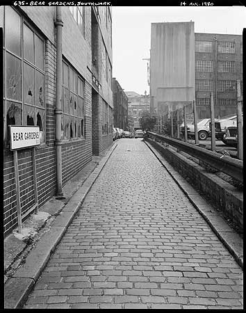 Bear Gardens, Southwark c1980.Looking towards Bankside.  X.png